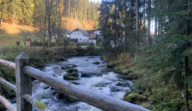 Některé jihočeské řeky jsou na druhém povodňovém stupni, hladiny by měly