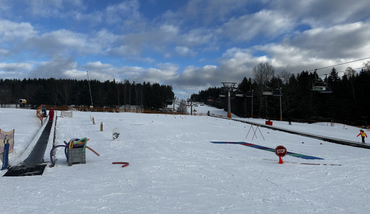 Skiareály na jihu Čech mají od 20 do 60 cm sněhu, čekají hodně návštěvníků
