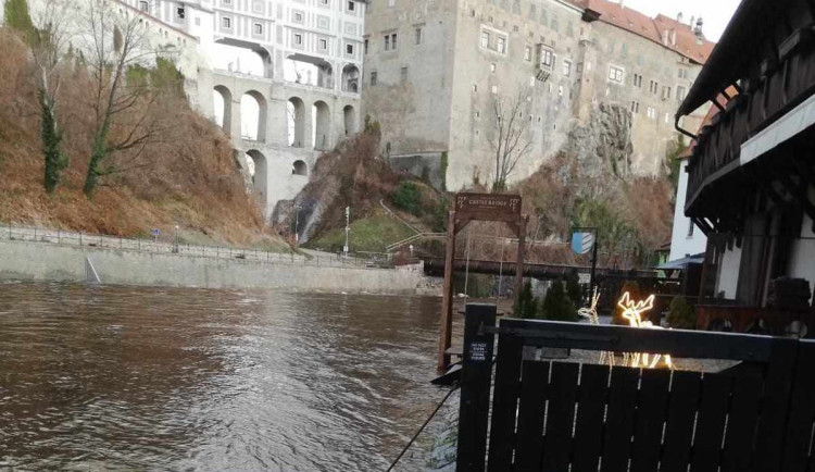 Meteorologové zvýšili výstrahu před intenzivním deštěm. Platí také povodňová pohotovost