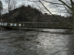 Déšť opět zvedl Vltavu v Českém Krumlově. Na jihu Čech platí výstraha před povodněmi