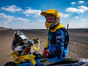 FOTO, VIDEO: Michkovi na Dakaru bouchla airbagová vesta. Po druhé etapě drží desáté místo