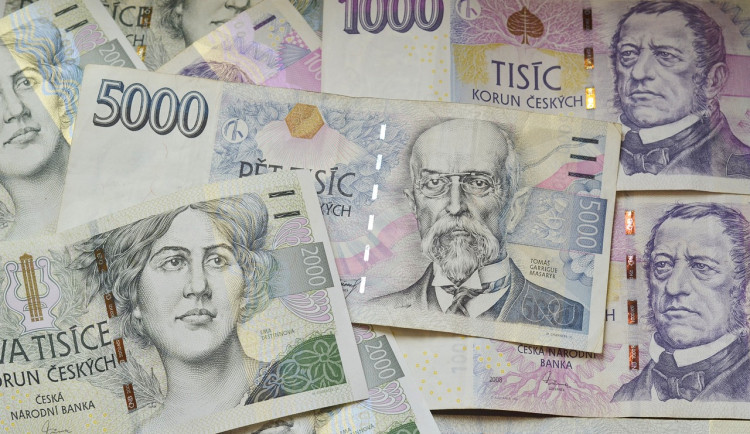 Bunda za 400 vyšla ženu na více než 80 tisíc korun. Případ řeší policie