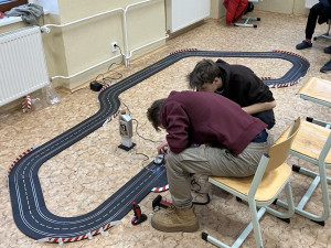 V předvánočním týdnu se studenti na SPŠ SE nenudí