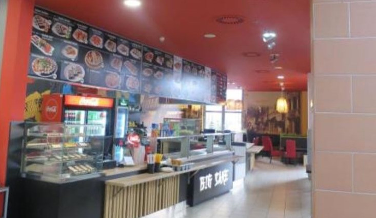 Trus hlodavců a zanedbaný úklid v asijském bistru v Olympii. Potravinářská inspekce ho na den zavřela