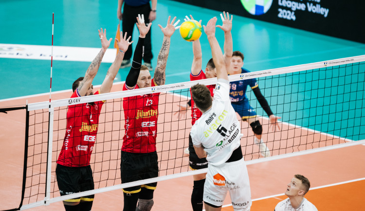 dan.kubat14@gmail.com +420774407608