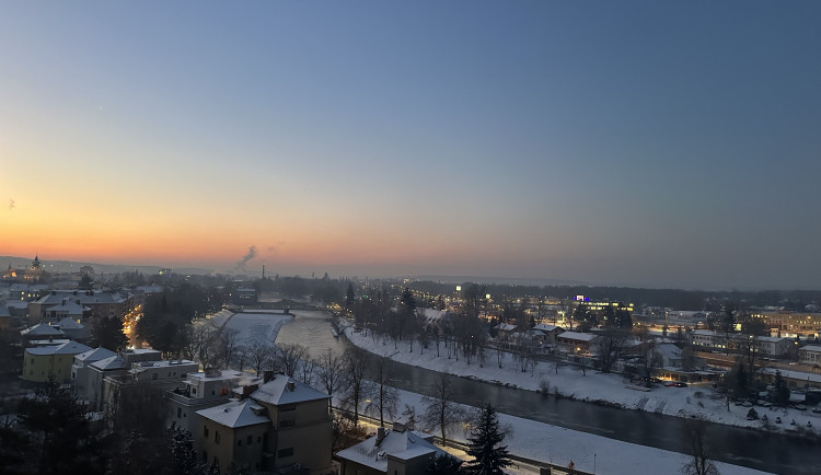 V části Česka v noci na čtvrtek teploty ještě spadnou pod minus 12 stupňů