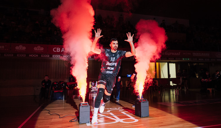 Na klíčovou bitvu Ligy mistrů přijede de Amo