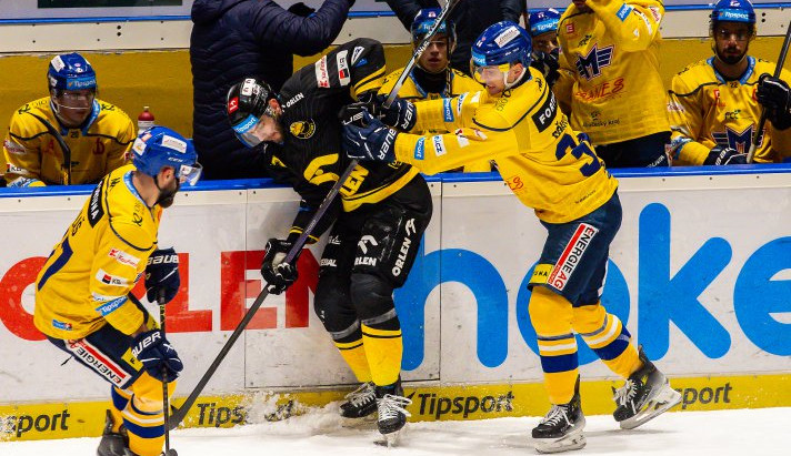 Motor vybojoval na ledě Litvínova bod