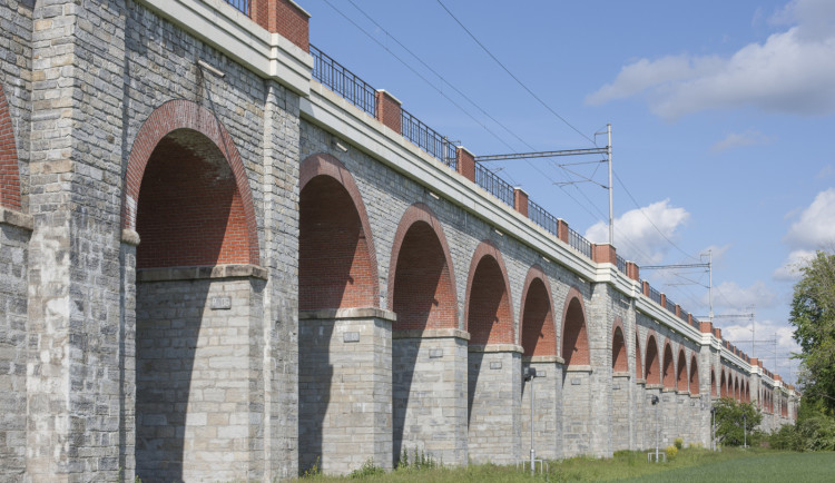 Stát nemá peníze. Vysokorychlostní trať z Přerova do Ostravy za desítky miliard postaví soukromá firma