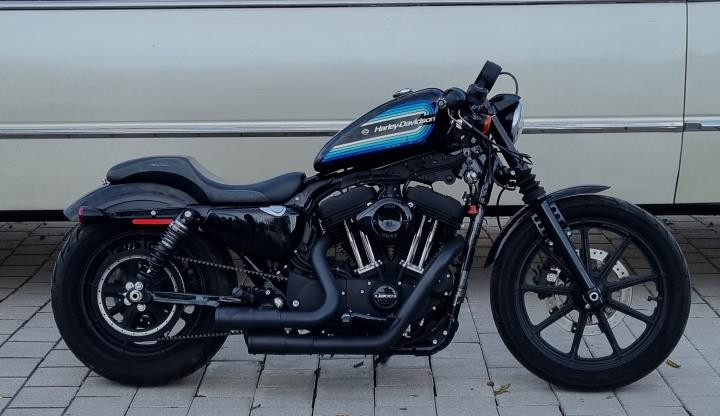 Zloděj ukradl motorku Harley Davidson za 400 tisíc korun. Hledá ho policie