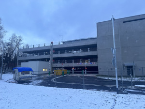 První hodina v Parkovacím domě Stromovka bude zdarma. Maximálně lidé zaplatí sto korun za den