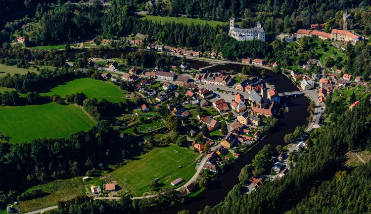 Investor plánuje u hradu Rožmberk nejvyšší větrníky v Česku, památkáři to odmítají