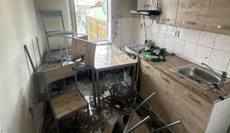 Na Rudolfovské začal hořet byt. Kvůli zapnutému sporáku