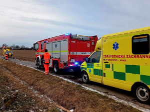Na muže se zřítil posed. Vrtulník zraněného transportoval do nemocnice