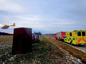 Na muže se zřítil posed. Vrtulník zraněného transportoval do nemocnice