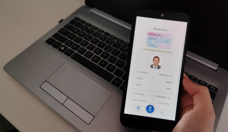 eDoklady si za dva dny přes problémy stáhlo přes 100 tisíc lidí