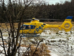 Ledovka trápí řidiče. Hasiči řešili ráno několik nehod