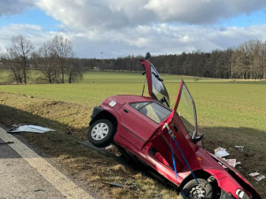 U Třeboně se srazila dvě auta. Jeden člověk zemřel