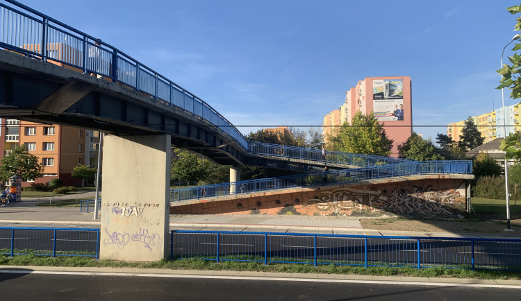 Město v létě opraví lávku na sídlišti Vltava. Pod ní zřídí provizorní přechod se semafory