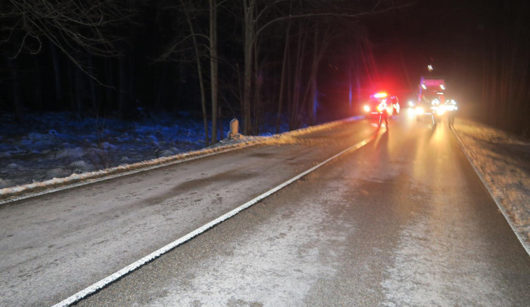 Policie hledá svědka nehody, při níž byl sražen chodec na silnici