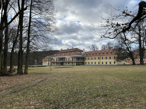 Psychiatrická léčebna Červený Dvůr.