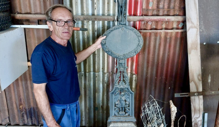 (NE)OBYČEJNÍ: Slatinický da Vinci vrací život památkám. Vadí mi, když nejsou opravené, říká Otakar Bezděk