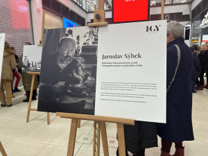 IGY hostí výstavu Jaroslava Sýbka. Fotil i anglického krále