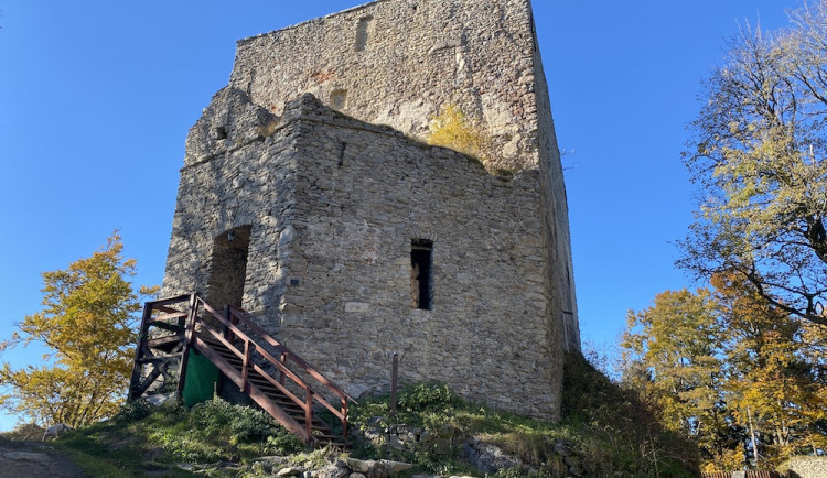 Přední Výtoň vypsala veřejnou sbírku na opravu Vítkova Hrádku