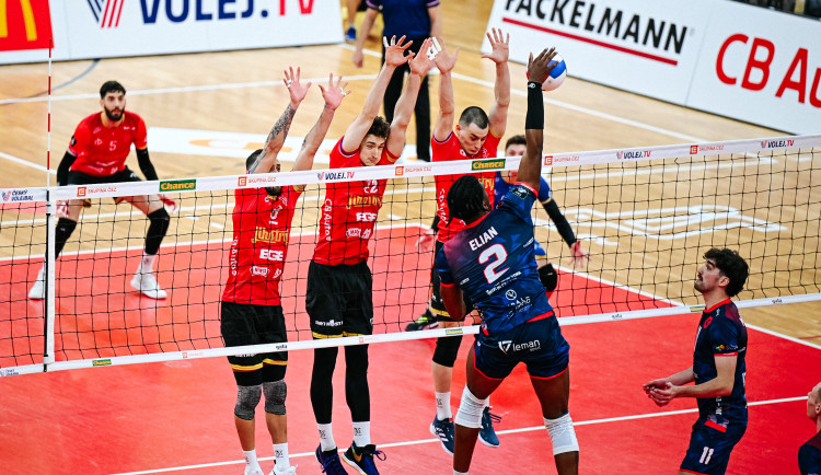 Jihostroj doma podlehl úřadujícímu mistrovi