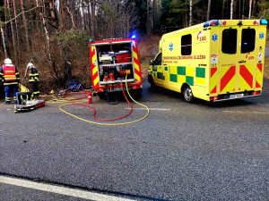 V Lipně nad Vltavou se srazila dvě auta. Záchranáři ošetřili šest lidí, z toho tři děti