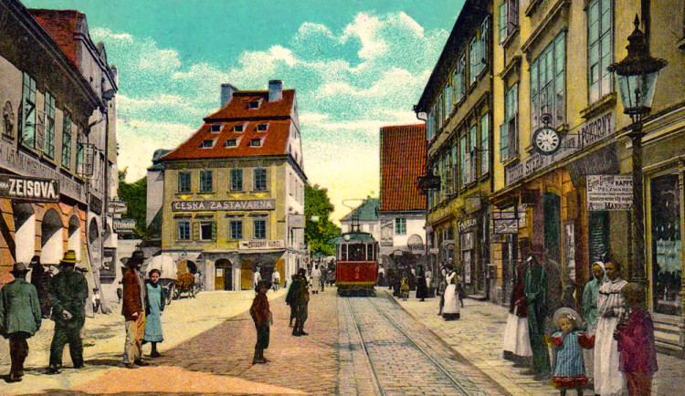DRBNA HISTORIČKA: Do roku 1867 stála v centru Pražská brána