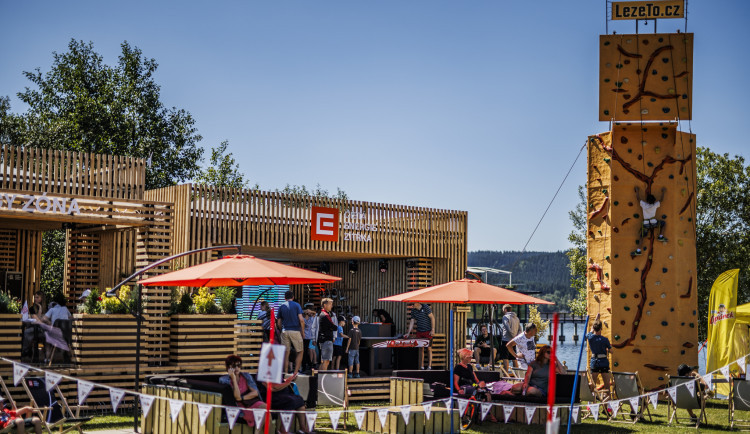 size3-16922761073177-2-cez-lipno-sport-festival-jde-do-finale-pobezi-se-na-stezku-a-zahraje-xindl-x-nebo-monkey-business