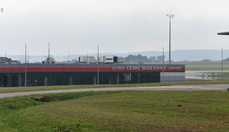 Obchody či servis letadel? Jihočeský kraj řeší využití ploch českobudějovického letiště