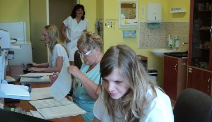 Ve Šternberku končí dětské lůžkové oddělení. Pohotovost bude denně, nemocnice zajistí bezplatnou sanitku