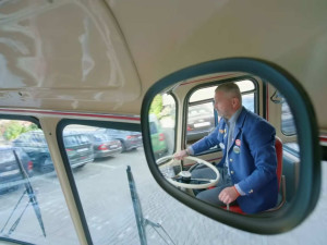 Moje práce je vypravovat autobusy, které se bezpečně vrátí, říká Miloslav Madarasz