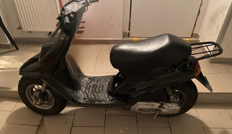 Policisté v budějcích našli skútr. Hledají majitele