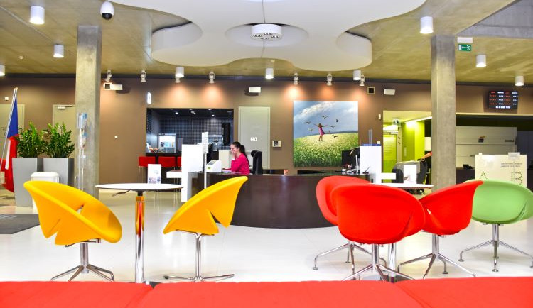 Protonové centrum pacientům pomáhá i s nádory krčních mandlí