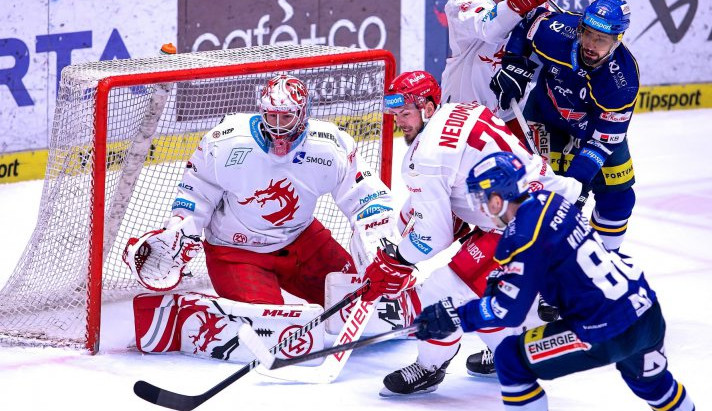 Třinec ovládl přestřelku a Motor je zápas od konce sezóny