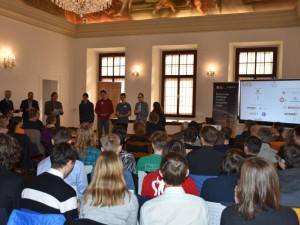 Jírovcovka hostila republikové finále Matematické olympiády