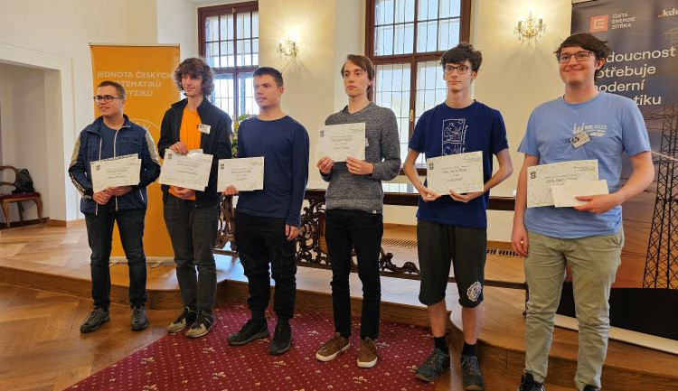 Jírovcovka hostila republikové finále Matematické olympiády