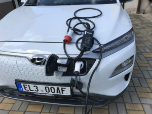 Izoplast České Budějovice využívá díky dotacím EU elektromobil
