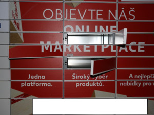 Muž chtěl otevíral zásilkové boxy páčidlem, uvnitř ale nic nenašel