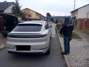 Zločinecká skupina krátila ve velkém daně. Škoda je nejméně 108 milionů