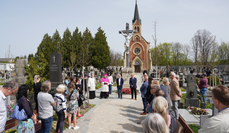 Český Krumlov po dvouletých opravách otevřel hřbitov