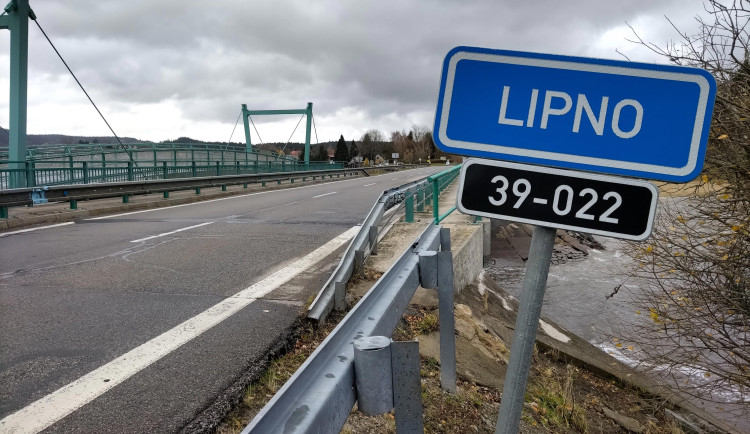 Opravy mostu v Černé v Pošumaví omezí dopravu, jezdit se bude kyvadlově