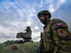 Strakoničtí vojáci během cvičení získali řadu cenných poznatků, které využijí při výstavbě jednotky, jež bude vyzbrojena systémem SPYDER. Autor: Jana Samcová