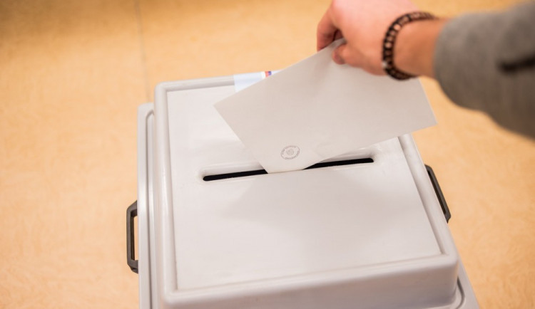 V evropských volbách v Česku se letos může utkat 30 uskupení
