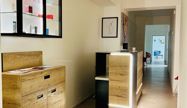 Odborně, precizně a profesionálně. Navštivte Moderní centrum estetické medicíny v centru Budějc