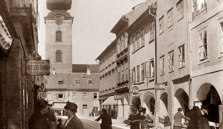 DRBNA HISTORIČKA: Piaristická ulice byla jeden čas plná i hub