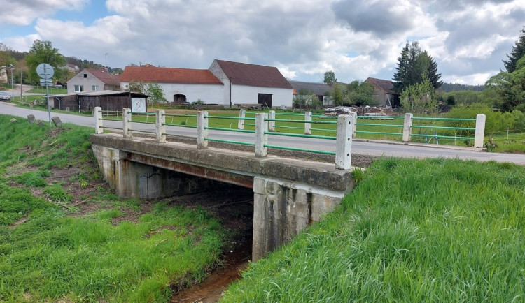 Správa a údržba silnic Jihočeského kraje zahajuje stavbu nového mostu v Dobřejovicích
